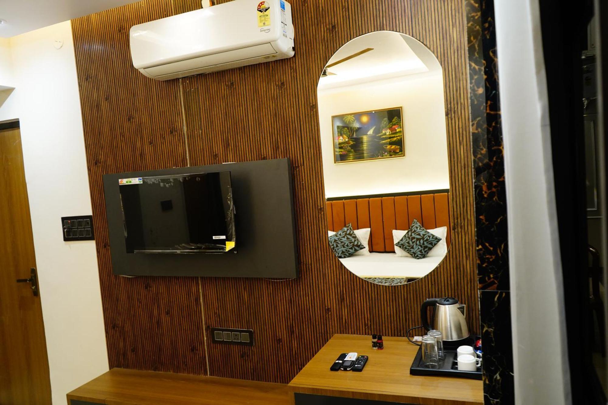 Hotel Shakuntla Palace - 400 Meters Away From Vishnu Pad Temple 7 Mins Walk 가야 외부 사진