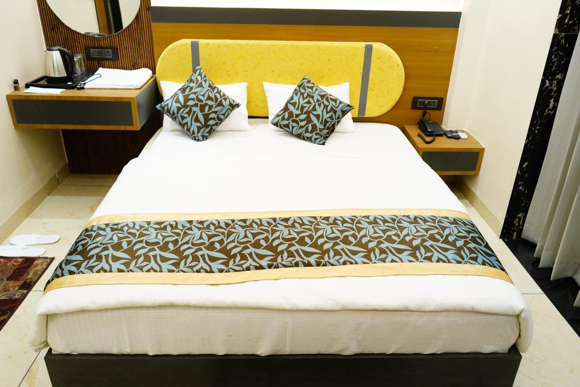 Hotel Shakuntla Palace - 400 Meters Away From Vishnu Pad Temple 7 Mins Walk 가야 외부 사진