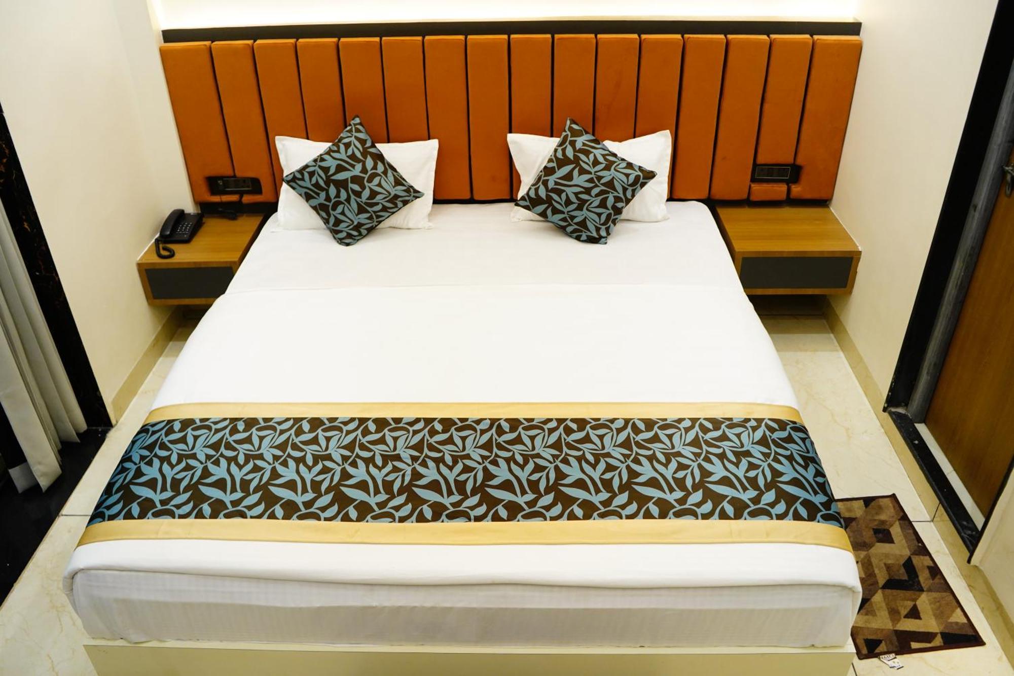 Hotel Shakuntla Palace - 400 Meters Away From Vishnu Pad Temple 7 Mins Walk 가야 외부 사진