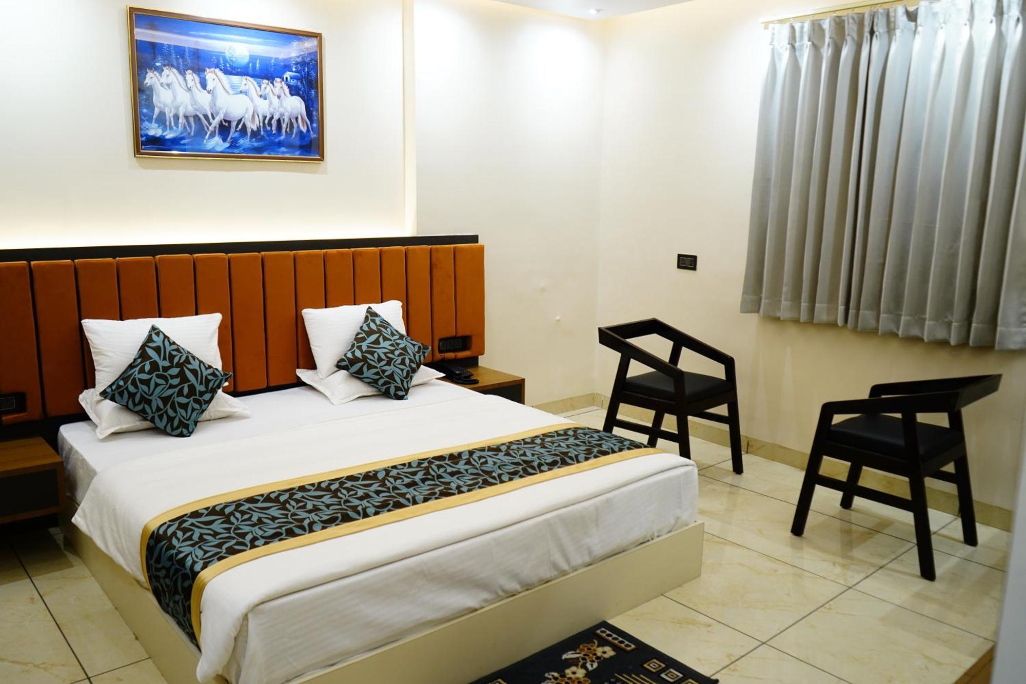 Hotel Shakuntla Palace - 400 Meters Away From Vishnu Pad Temple 7 Mins Walk 가야 외부 사진