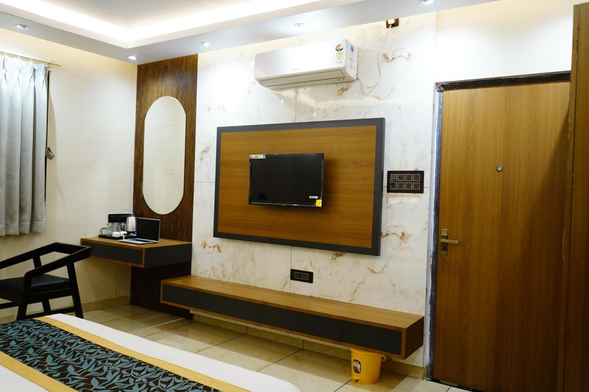 Hotel Shakuntla Palace - 400 Meters Away From Vishnu Pad Temple 7 Mins Walk 가야 외부 사진