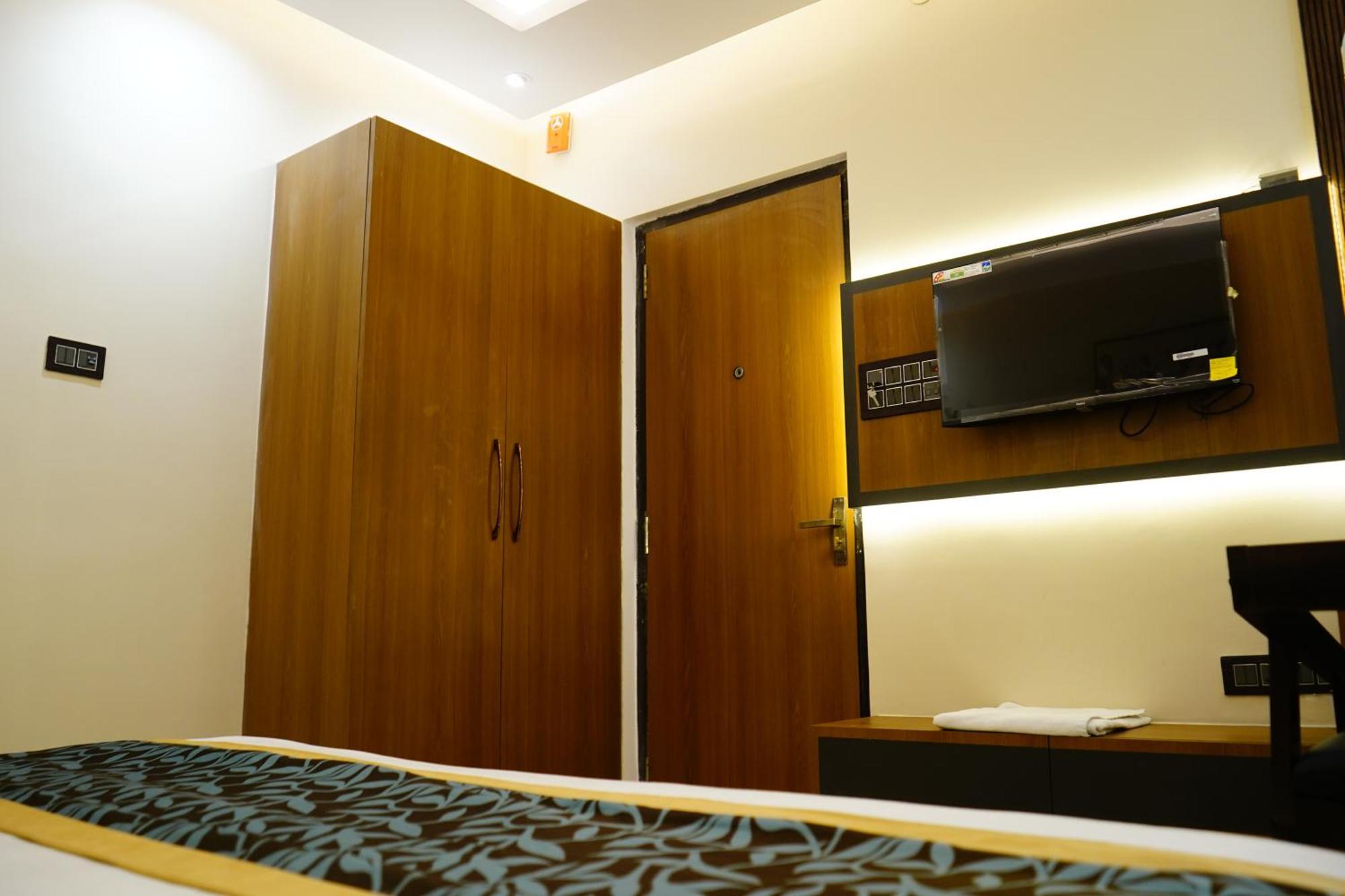 Hotel Shakuntla Palace - 400 Meters Away From Vishnu Pad Temple 7 Mins Walk 가야 외부 사진