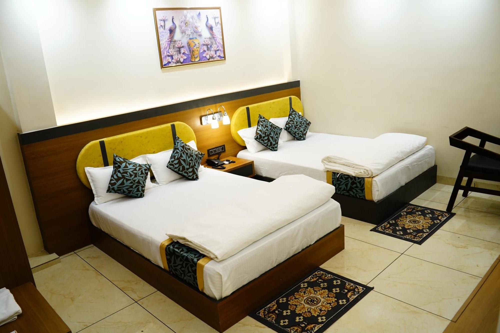 Hotel Shakuntla Palace - 400 Meters Away From Vishnu Pad Temple 7 Mins Walk 가야 외부 사진